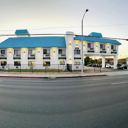 Casa Playa Inn & Suites Stanton Anaheim Area Exterior photo